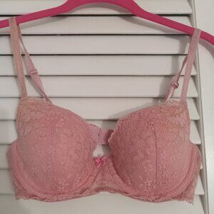 Victoria's Secret lightly padded bra Size 32D pink color with lace